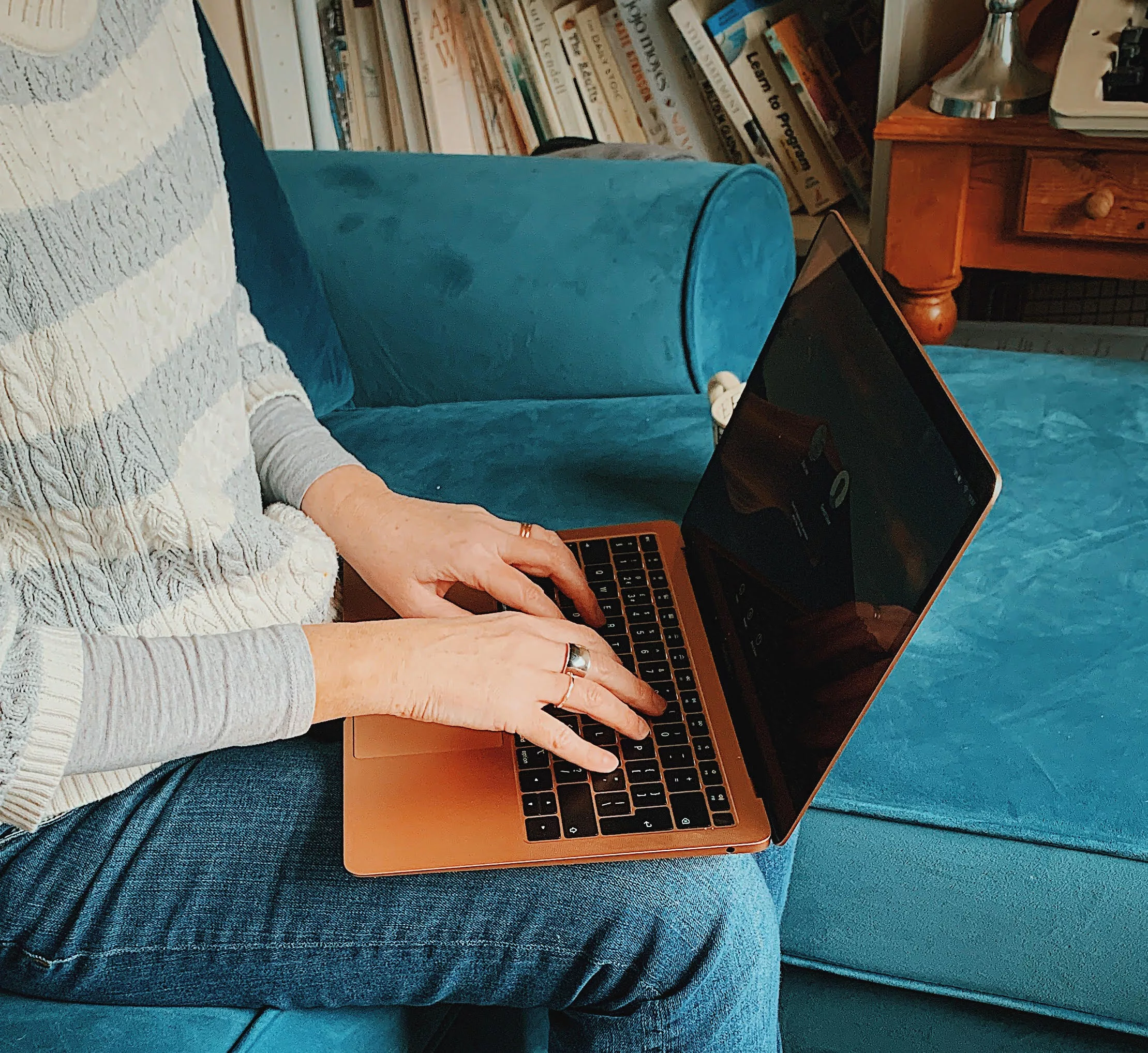 saas copywriter working on a laptop