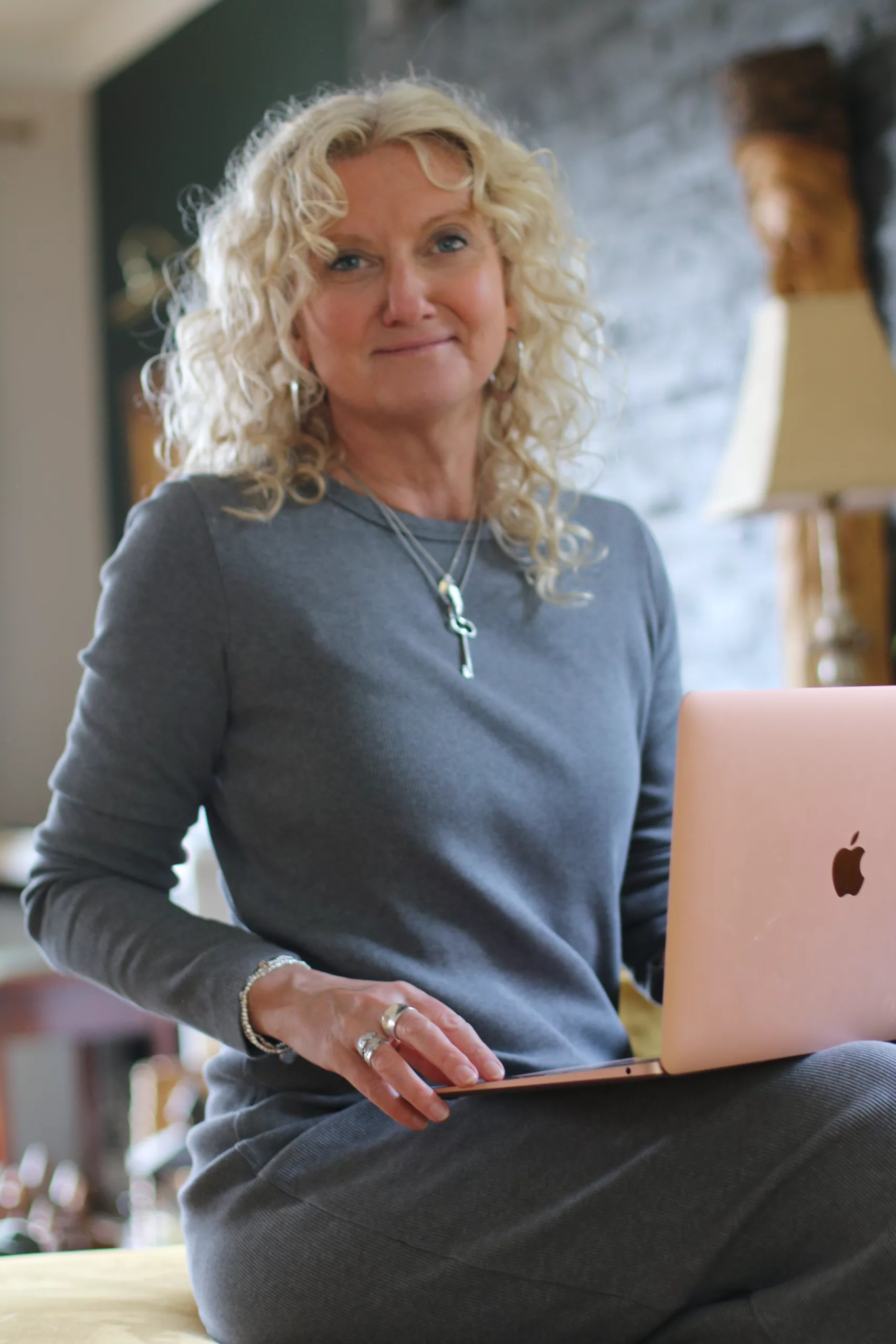 zoe lea with laptop